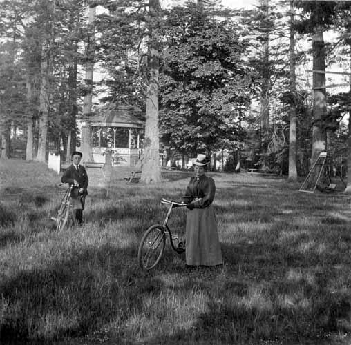 15 Haunted Places in Victoria, Vancouver Island, British Columbia, Canada: Beacon Hill Park