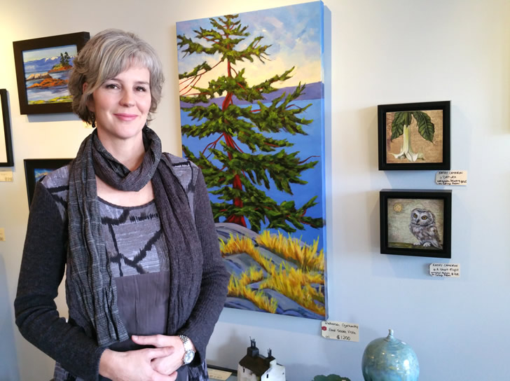 Owner-Jessie-Taylor-Dodd-South-Shore-Gallery-Sooke-Victoria-British-Columbia-728x544