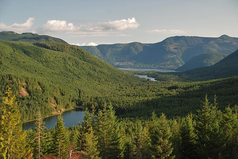 Lois Lake north of Port Alberni in the Alberni Valley, Vancouver Island, British Columbia. Photo: BritishColumbia.com